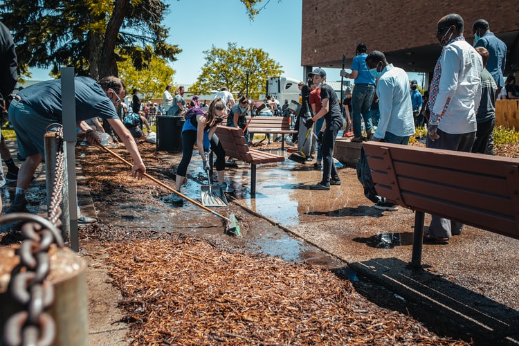 Volunteering for Non-profits Can Improve Your Well-Being